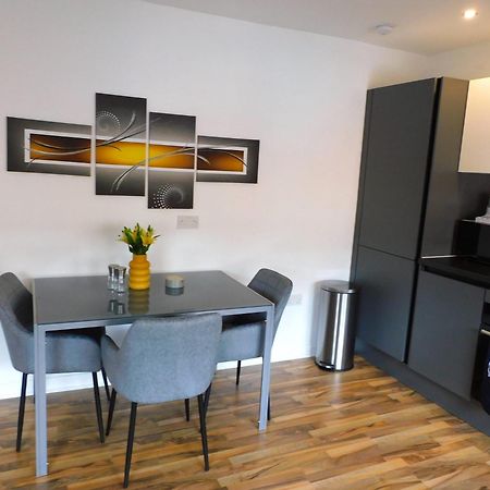 Newly Refurbished 1 Bed Apt In Hamilton Close To Station And Local Amenities Экстерьер фото