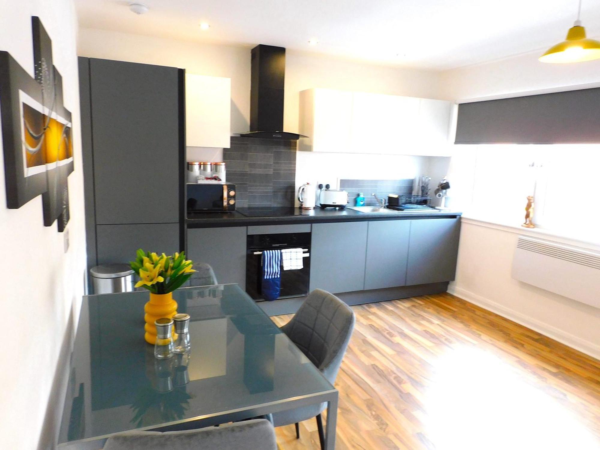 Newly Refurbished 1 Bed Apt In Hamilton Close To Station And Local Amenities Экстерьер фото